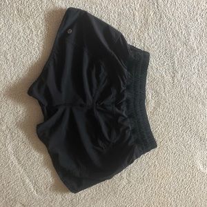 LULULEMON black tracker short